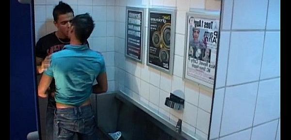  sexy emigrant slutboy gets fucked in pub toilet